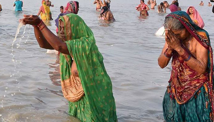 Makar Sankranti: Thousands take dip in Himachal rivers to mark festival