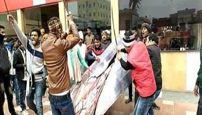 Padmaavat protests: Karni Sena vandalizes cinema hall in Bihar