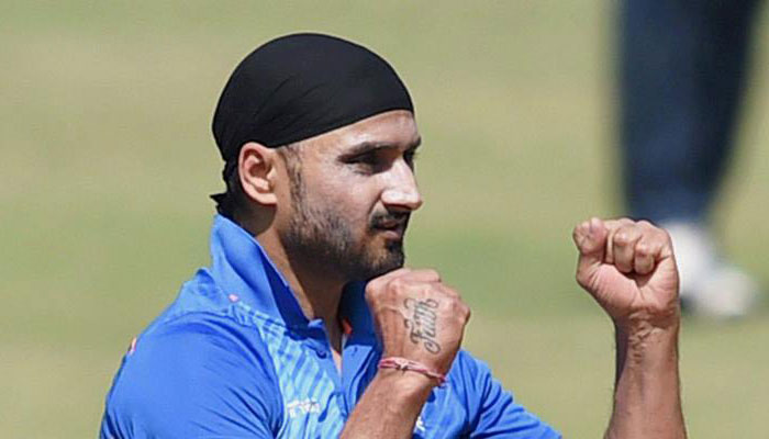 ‘One guy cannot win you the game’, Harbhajan backs Kohli after India’s loss in 2nd ODI