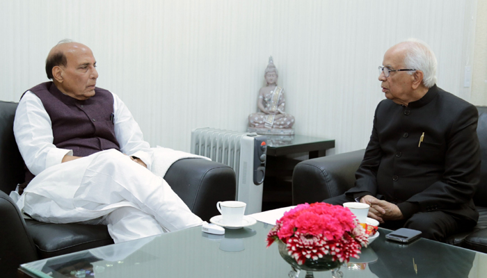Trinamool MPs meet Rajnath, complain against Bengal Governor
