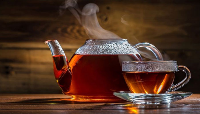 Hot tea ups esophageal cancer risk in smokers, drinkers