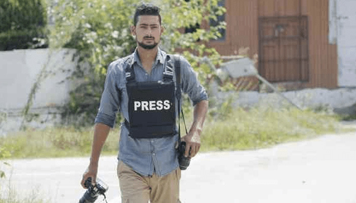 Court grants bail to Kashmiri photojournalist accused of stone pelting