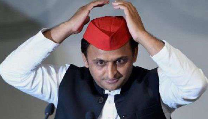 SP members flaunt red caps, call it alarm bell for BJP
