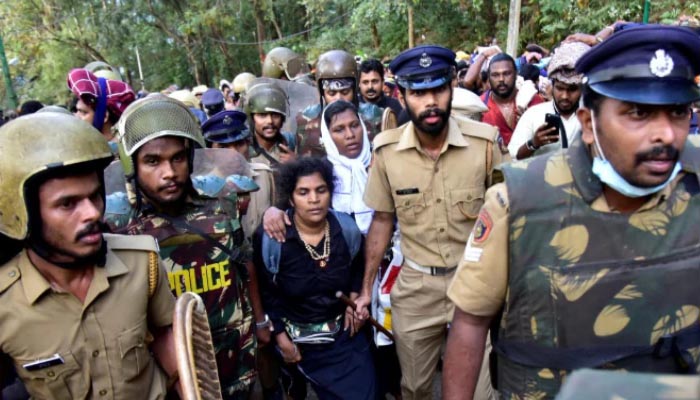 SC directs Kerala govt. to give security to women who entered Sabarimala