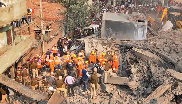 Delhi: Seven killed after a building collapsed in a factory blast