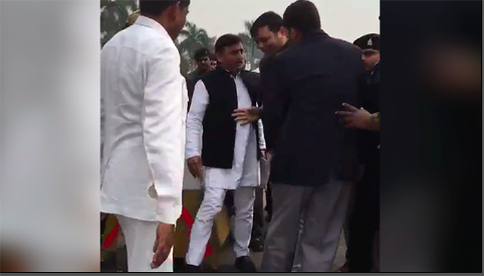 Lucknow Administration Stopped Akhilesh Yadav At Airport, ruckus created
