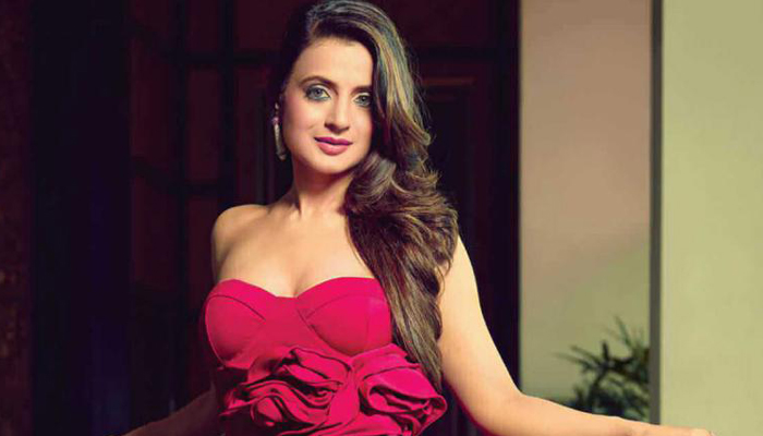 Ameesha Patel DRAGGED to court in multi-crore cheque-bounce FRAUD case