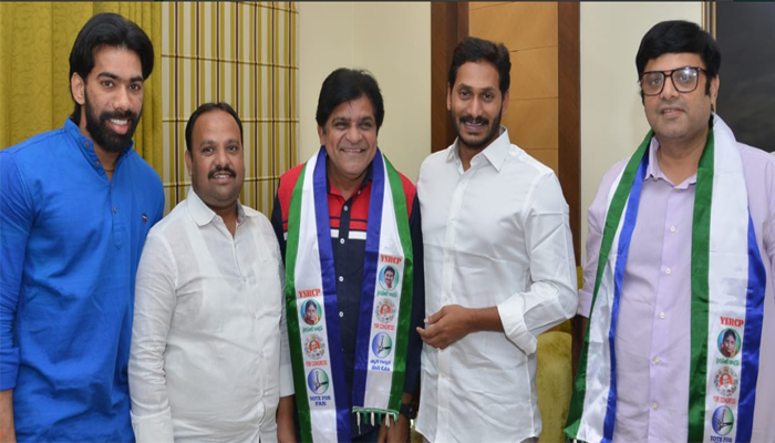 Telugu Actor-Comedian Ali joins YSR Congress
