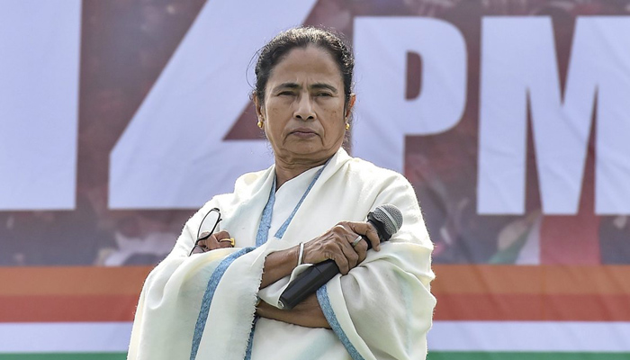 Mamata supports Kanimozhi, says Modi trying to threaten opposition