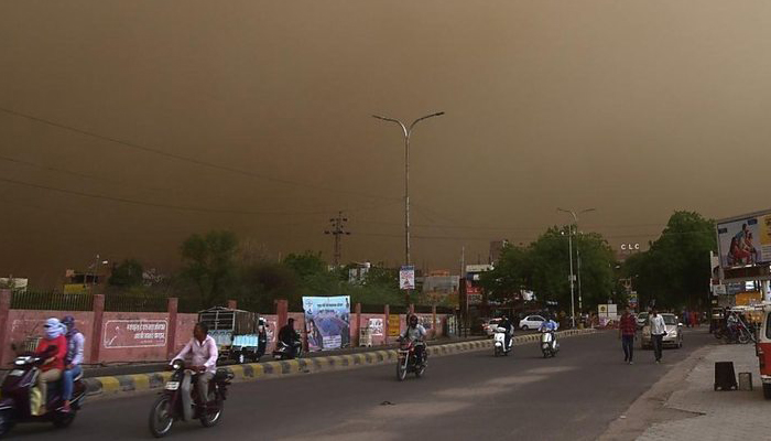 Unseasonal rain, dust storm lash parts of Gujarat; 10 dead
