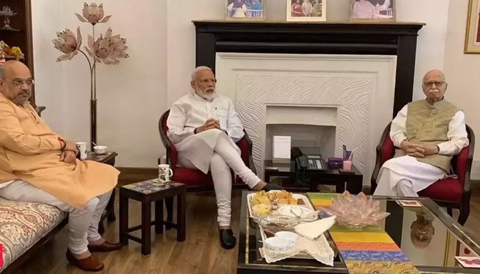 PM Narendra Modi, Amit Shah meet Advani, Murli Manohar Joshi