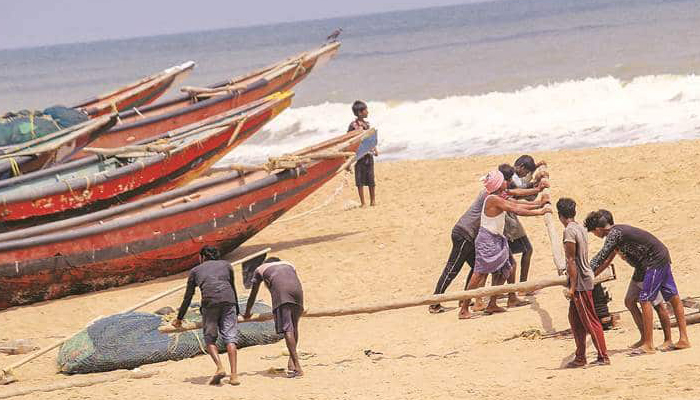 Cyclone Fani: EC lifts code conduct from 11 coastal districts of Odisha