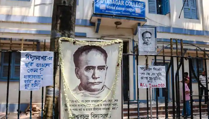 Protests in Delhi over vandalisation of Vidyasagars bust in Kolkata