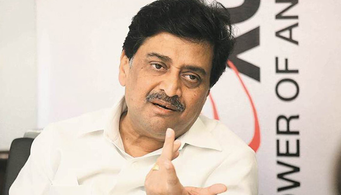 LS defeat collective responsibility, not Rahuls alone: Chavan
