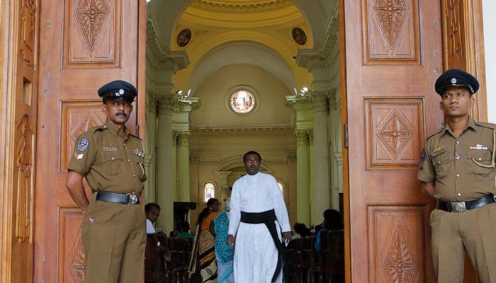 Lankan Catholics hold first Sunday mass since Easter attacks
