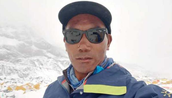 Nepali sherpa scales Mt. Everest for 23rd time; creates world record