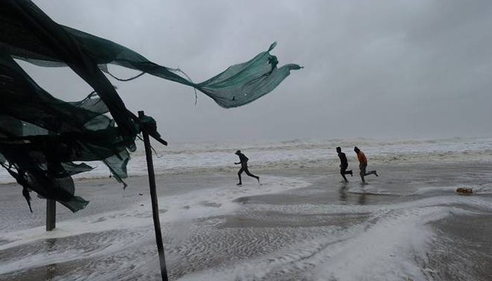 Cyclone Vayu weakens, predicted to cross Gujarat coast by night