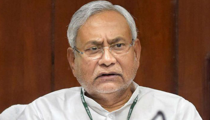Nitish hold high-level meeting on water-logging; errant officials face music