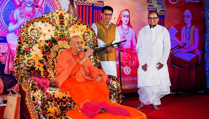 VP Venkaiah Naidu, PM Modi condole death of Swami Satyamitranand