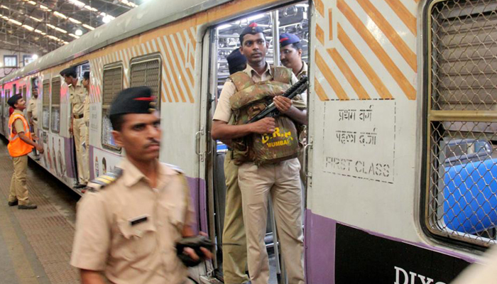 UP journalist covering derailment of train thrashed by railway cops | Video