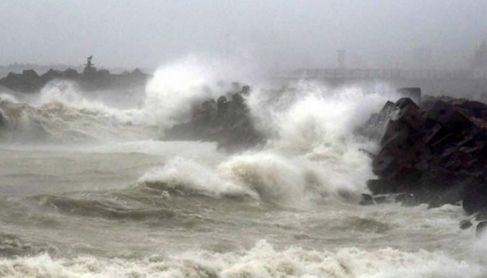 Cyclone Vayu turns very severe, advances towards Gujarat