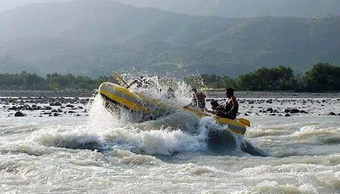 Tourist loses his life after saving five from Lidder river in Pahalgam