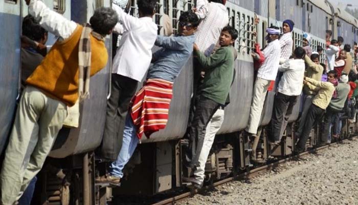 Maharashtra: Two on way to Tirupati die after falling from train