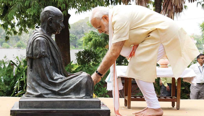 Modi asks BJP MPs to embark on padayatra on Gandhi birth anniversary