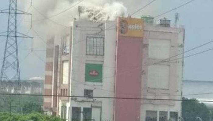 Massive fire breaks out at Noida mall, Greater Noida factory; no causality