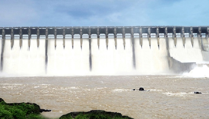 Sardar Sarovar Dam water level rises, MP village set to vanish