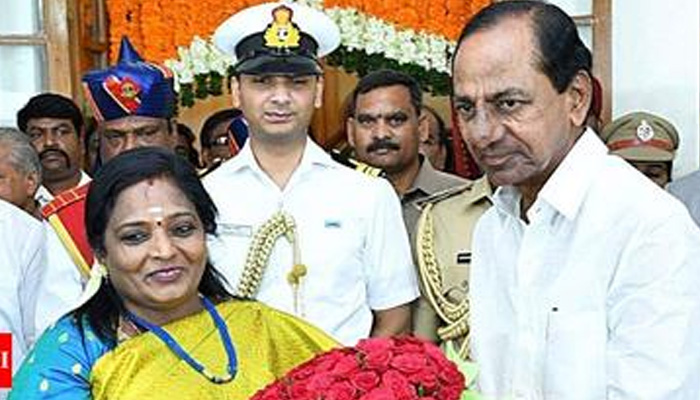 Telangana Governor mulls holding Praja Darbar, baffles TRS