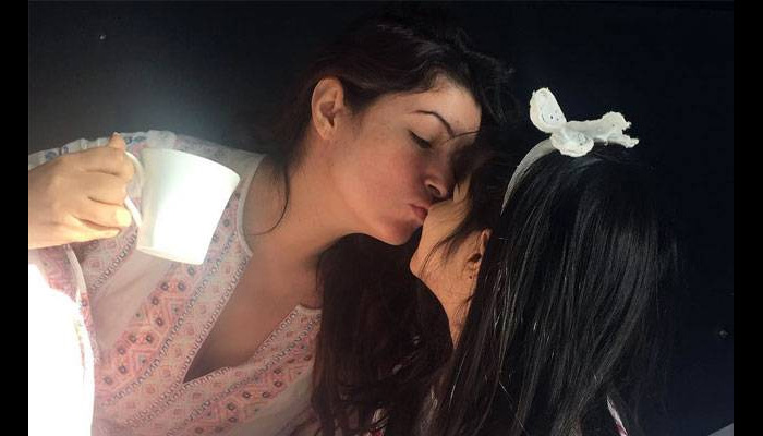 Twinkle Khanna recreates horror scene with her daughter and her friend