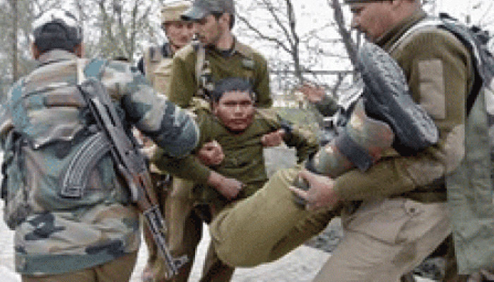 Man wearing combat dress detained outside Army camp in J&K