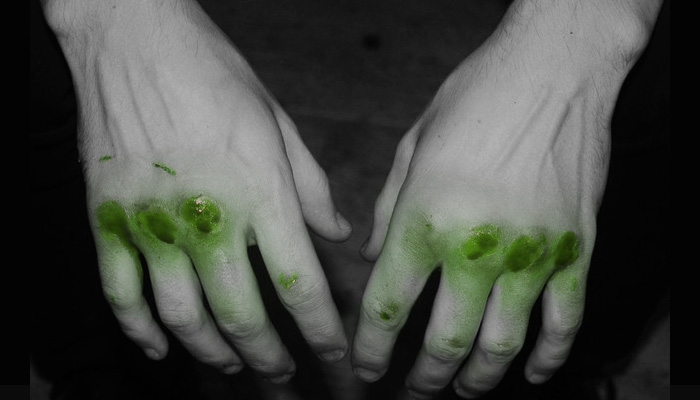 bleeding green