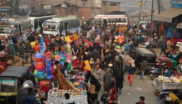 Kashmir people throng weekly flea market in Srinagar