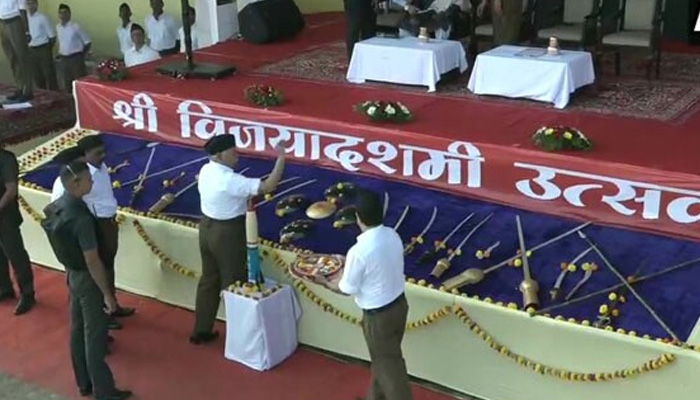 RSS chief performs shastra puja at Dussehra event