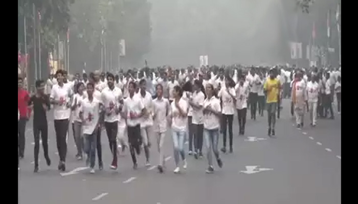 Run for Unity participants brave bad air quality in Delhi