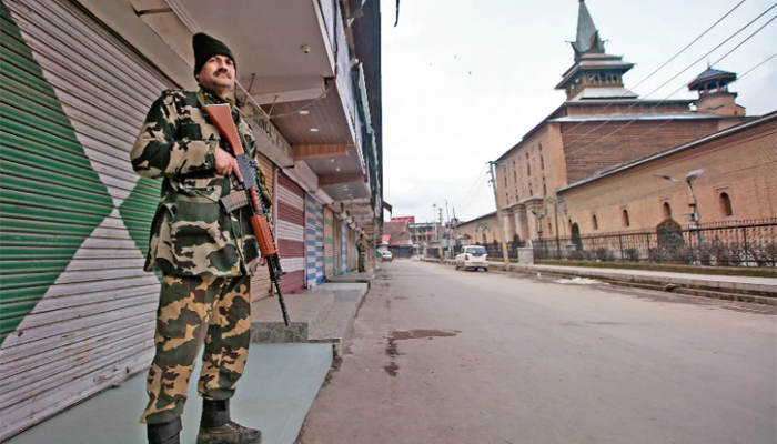 Kashmir shuts down: Shops, business establishments closed for third consecutive day