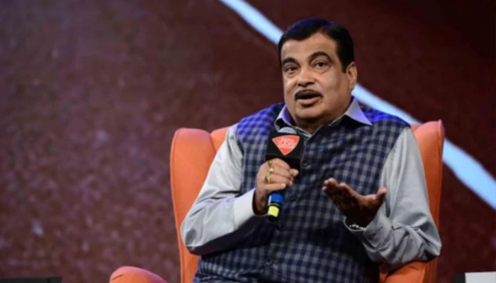 Maha govt impasse: Ministers Tawde, Bawankule meet Gadkari