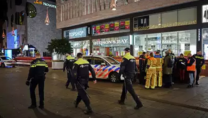 Three minors stabbed in The Hague shopping area