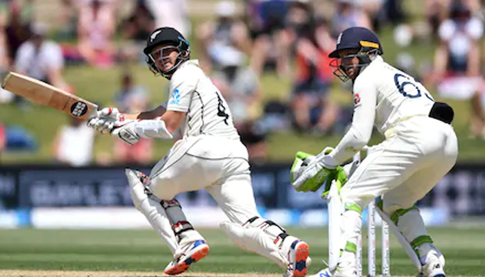Watlings gritty ton puts New Zealand ahead of England