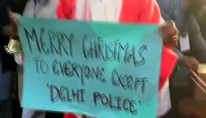 Happy Xmas everyone apart from Delhi Police: Protesting Jamia students