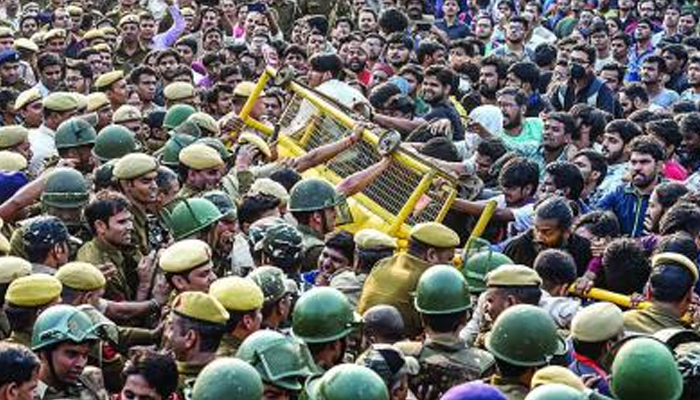 Jamia students clash with police after march opposing CAB stopped