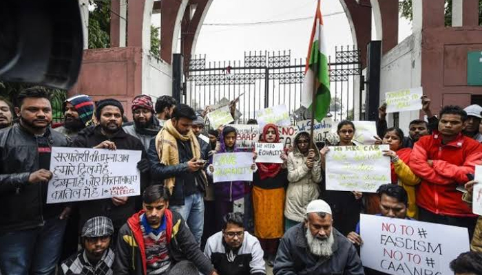 Anti-Citizenship Amendment Act protest outside Jamia enters 3rd day