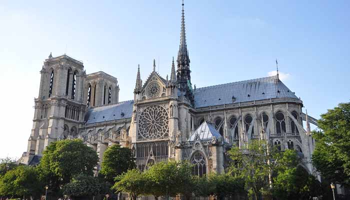 Heavy hearts as Notre-Dame misses Xmas mass for first time since 1803
