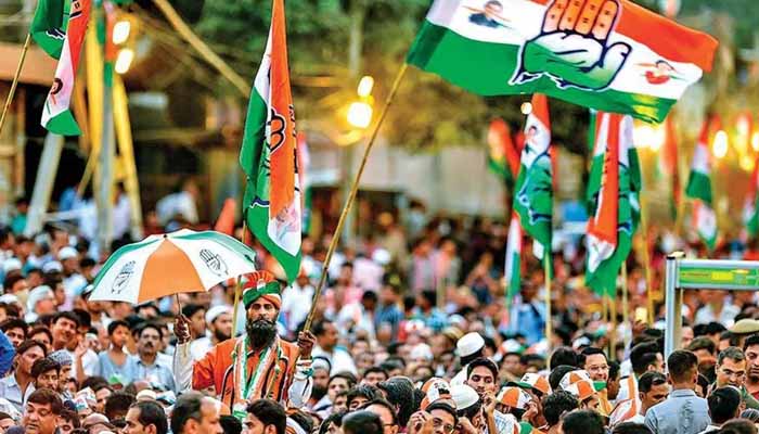 Cong takes out flag march in Mumbai on partys foundation day