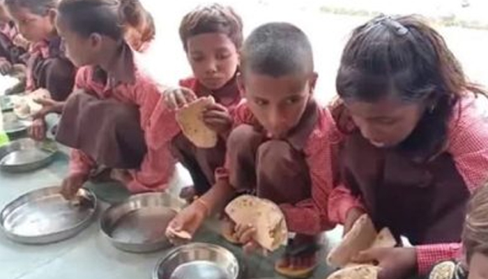 UP Police set free scribe booked for exposing namak-roti mid-day meal