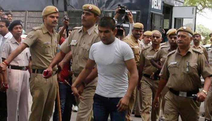 Nirbhaya Case: Vinay Kumar seeks last legal remedy to escape death