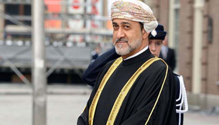 Cousin of late Oman sultan sworn in as new ruler