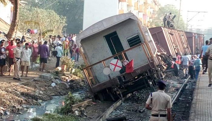 Mumbai: Train derails near Kurla; Harbour Line services hit
